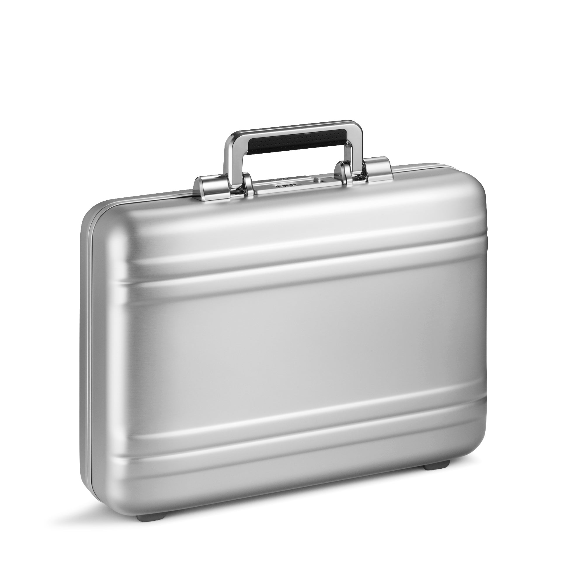Zero Halliburton Classic Aluminum 3.0 | Small Attache Case