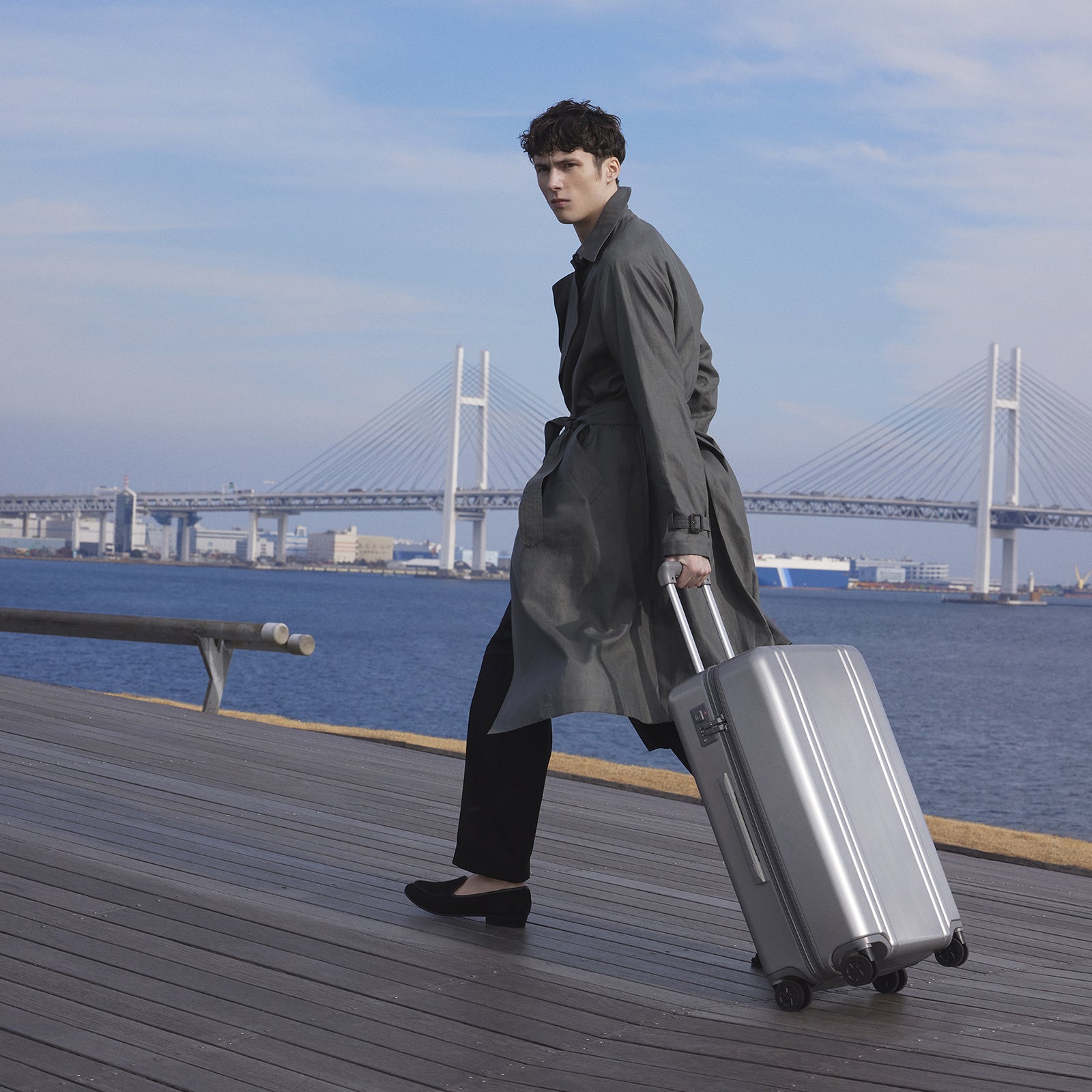 Classic Lightweight 4.0 | Medium Travel Case 60L