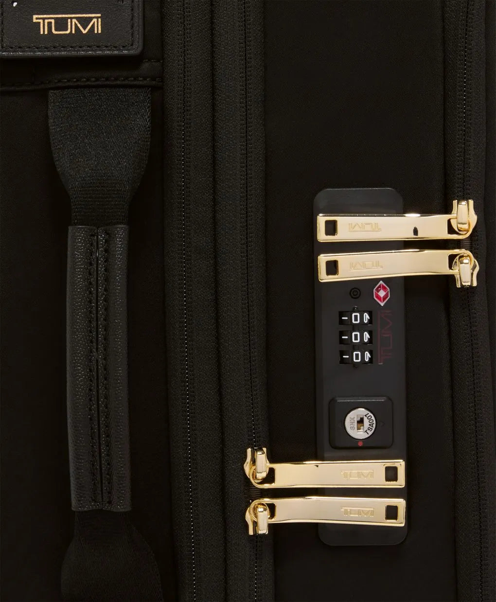Léger Large Dual Access Expandable Carry-On