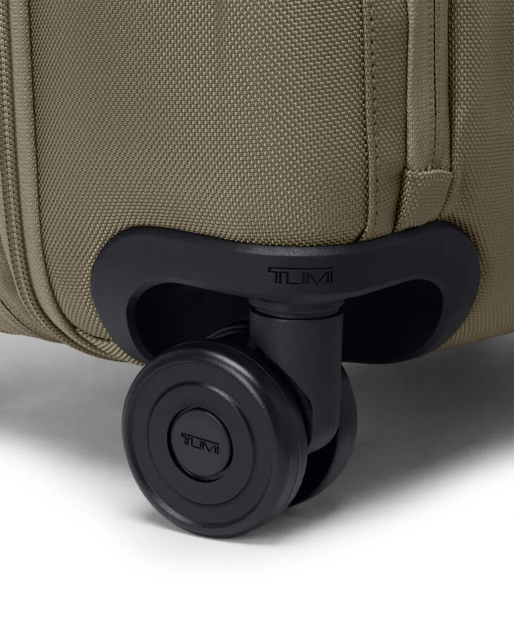 Medium Dual Access Expandable Checked