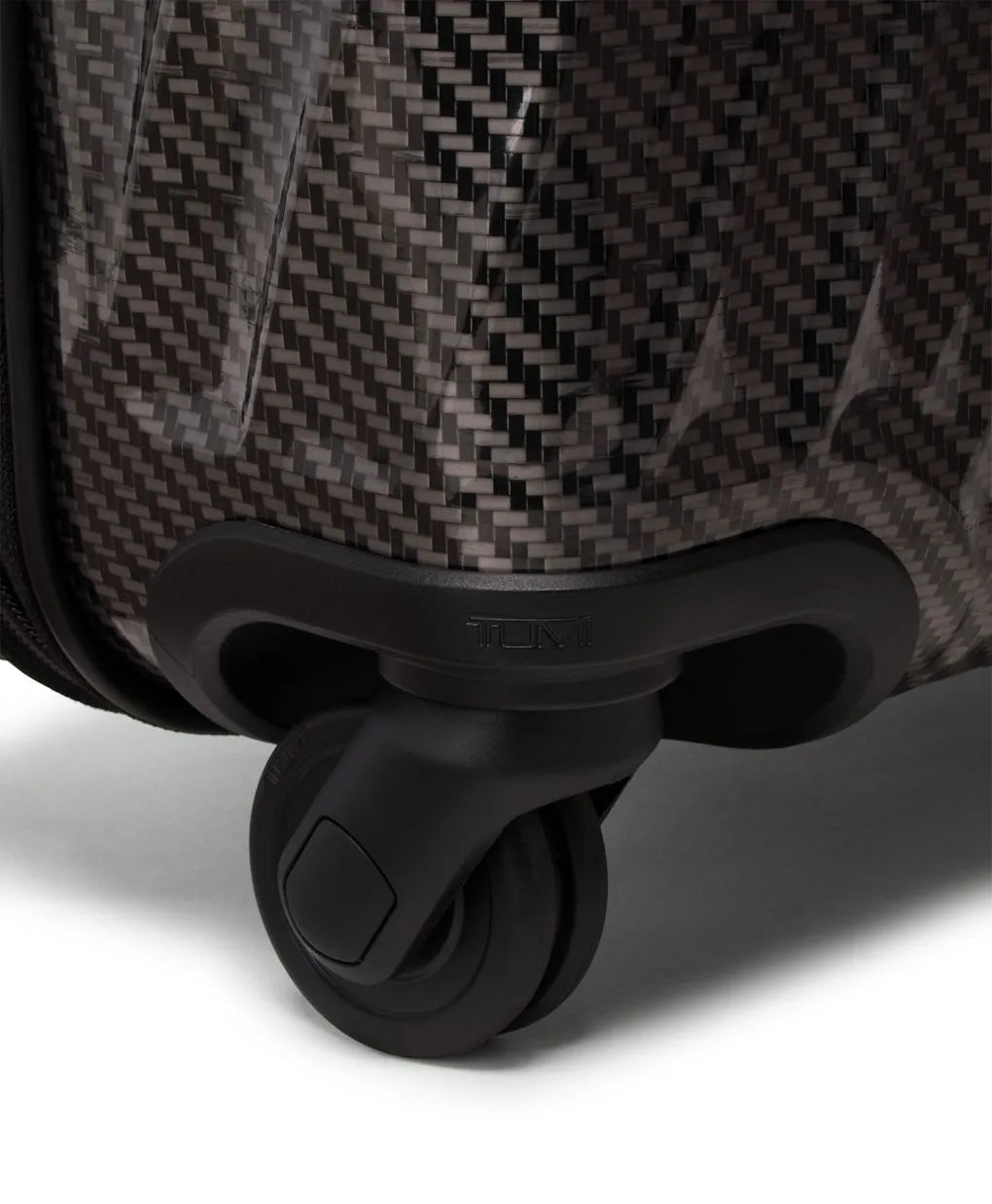 19 Degree Lite Large Carry-On Luggage
