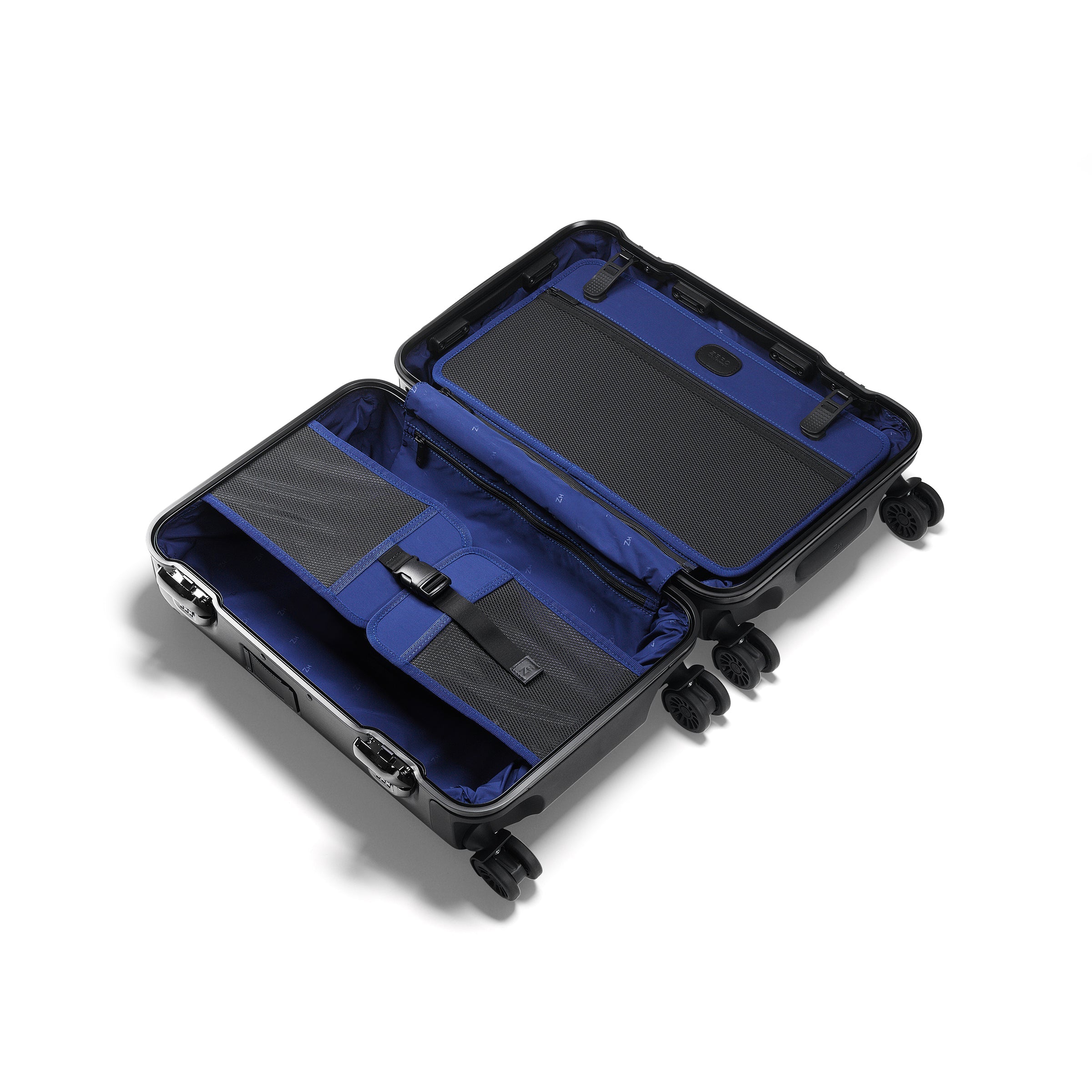 Zero Halliburton Pursuit Aluminum | International Carry-On Case