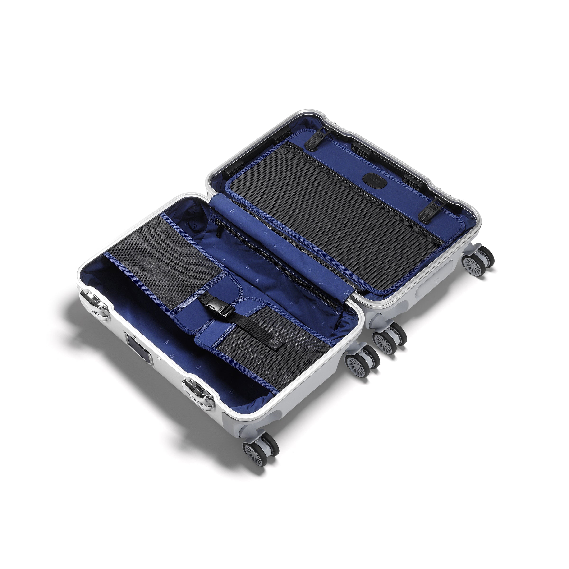 Zero Halliburton Pursuit Aluminum | International Carry-On Case