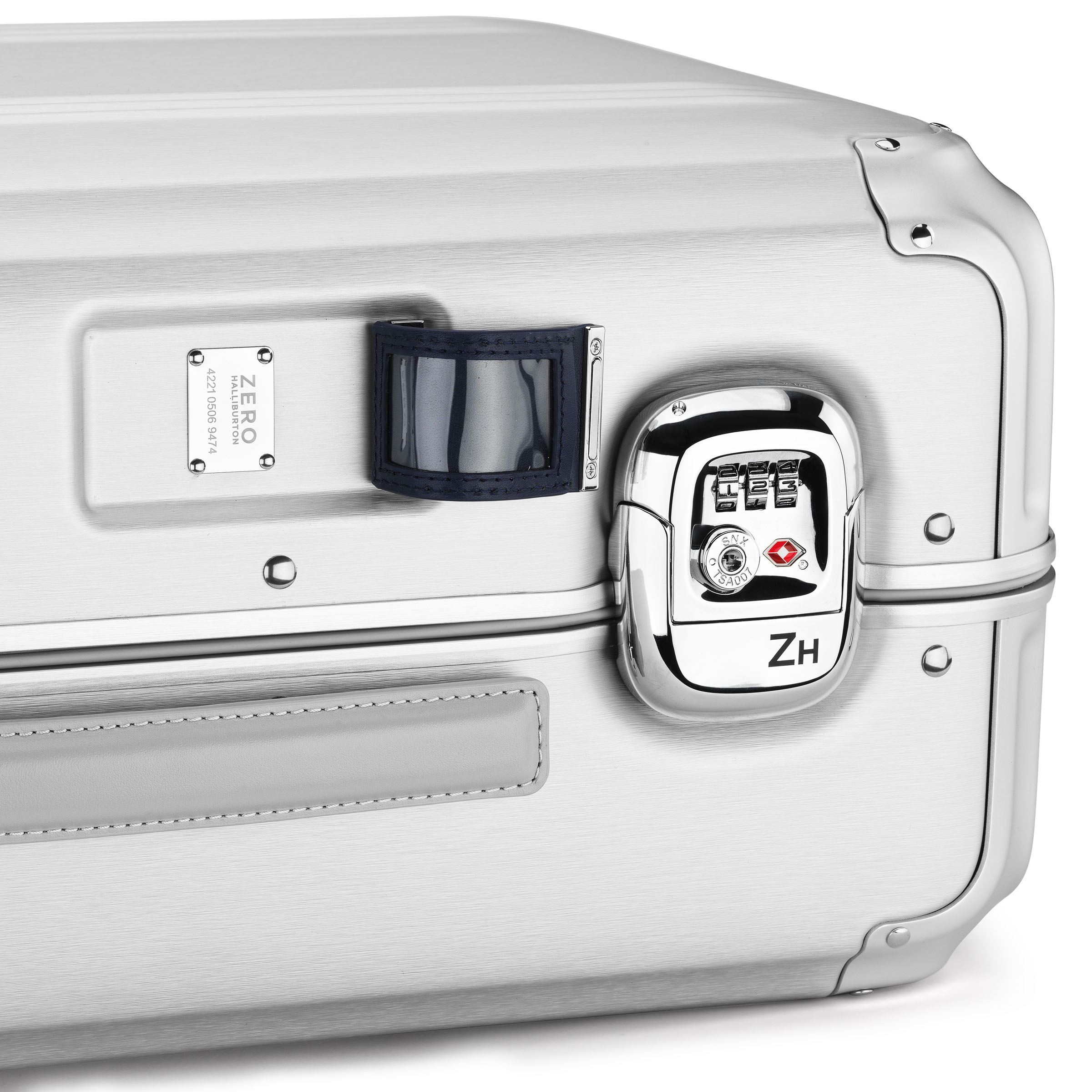 Zero Halliburton Pursuit Aluminum | International Carry-On Case
