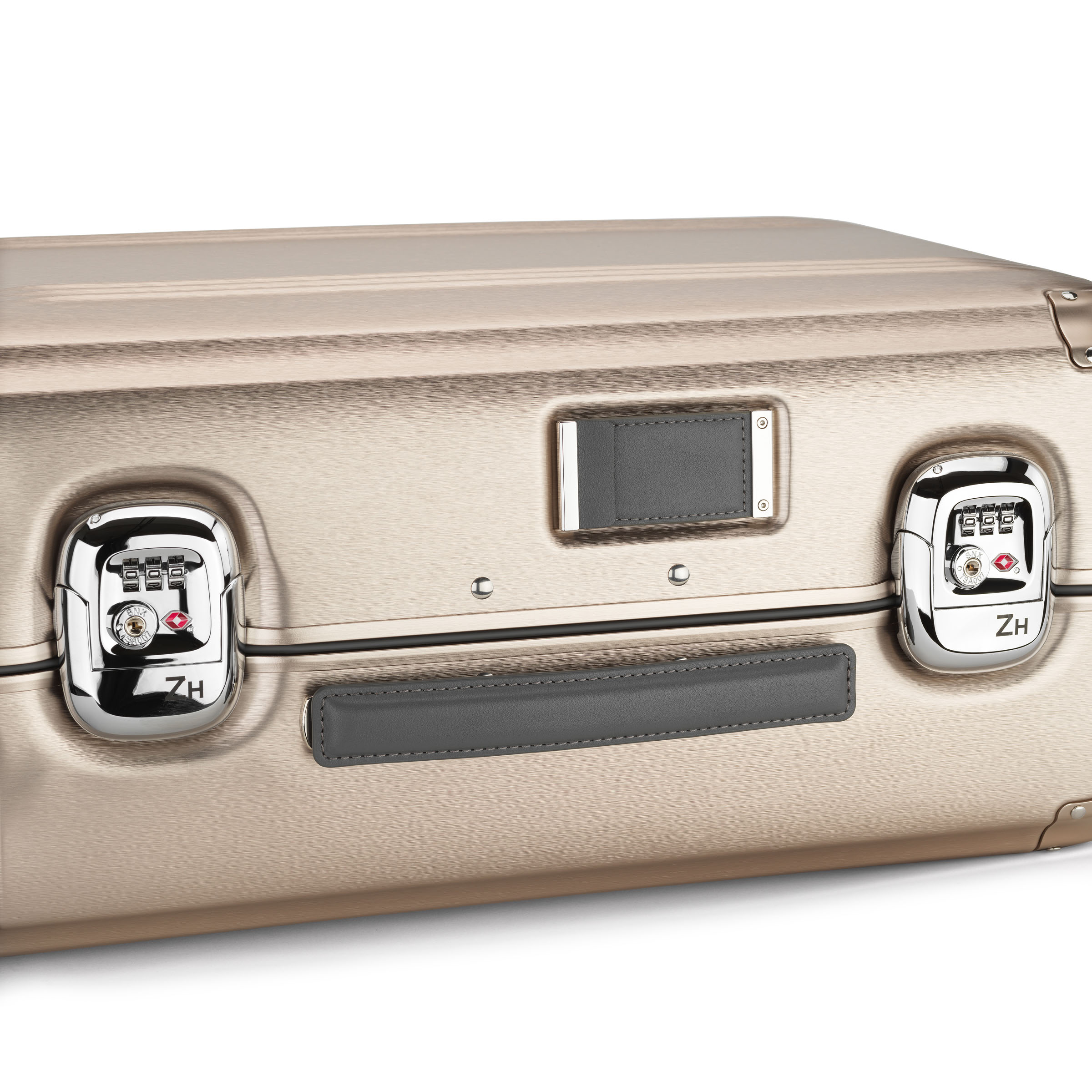 Pursuit Aluminum | International Carry-On Case