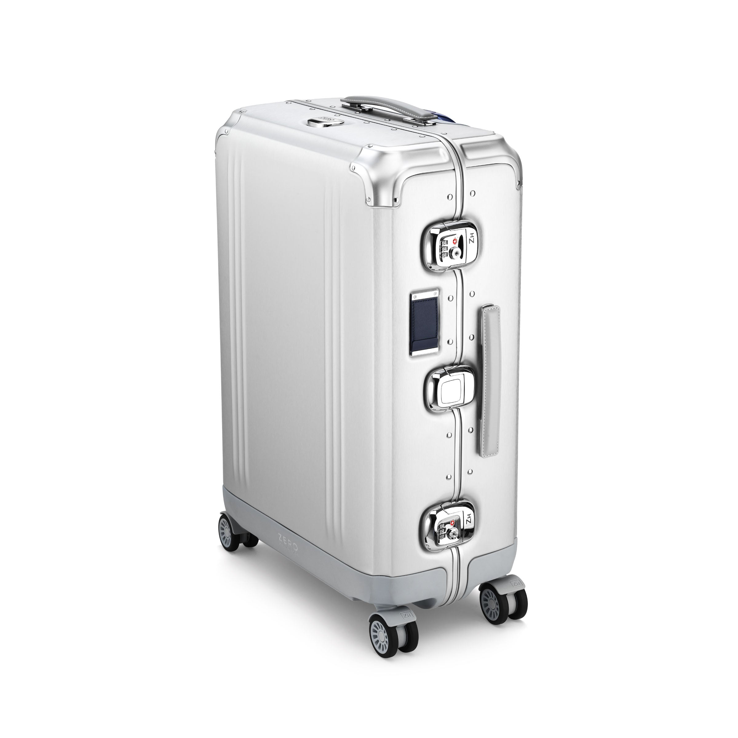 Zero Halliburton Pursuit Aluminum | Medium Travel Case