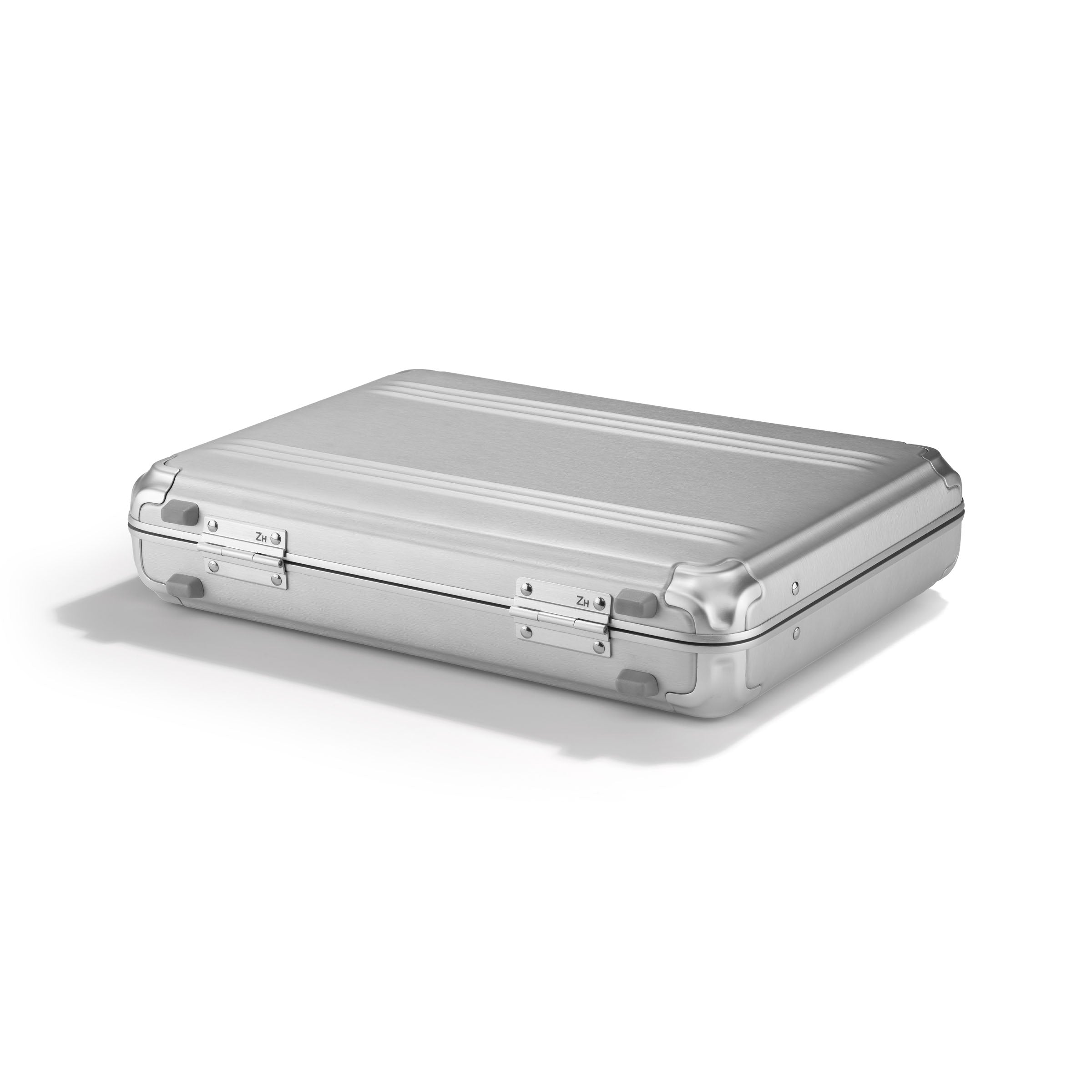 Zero Halliburton Pursuit Aluminum | Medium Attaché Case