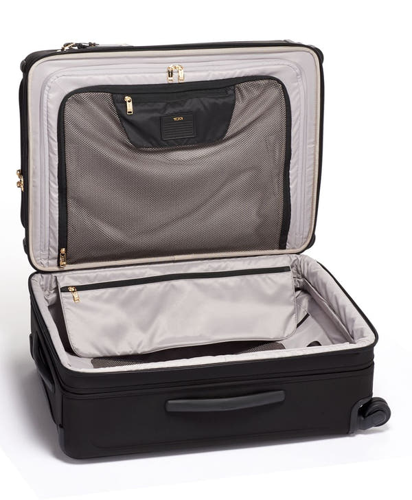 Short Trip Expandable 4 Wheeled Packing Case