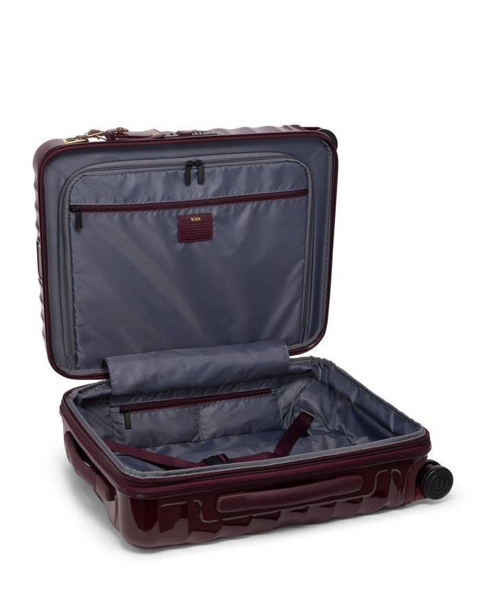 Continental Expandable 4 Wheeled Carry-On