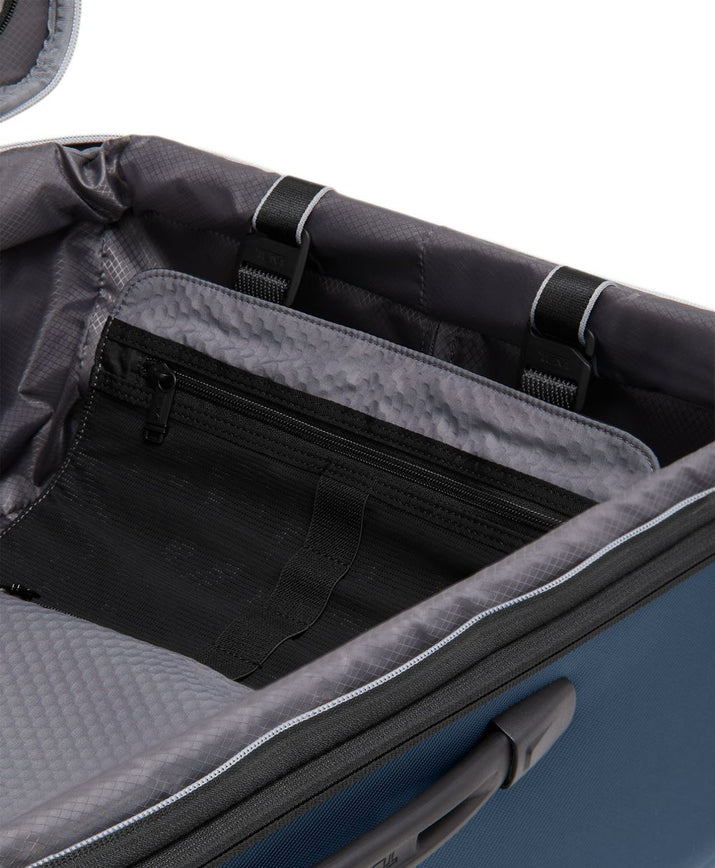 Short Trip Expandable 4 Wheeled Packing Case