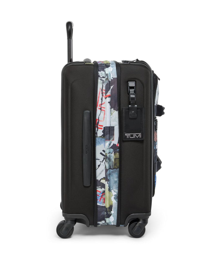 International Expandable Front Lid 4 Wheeled Carry-On