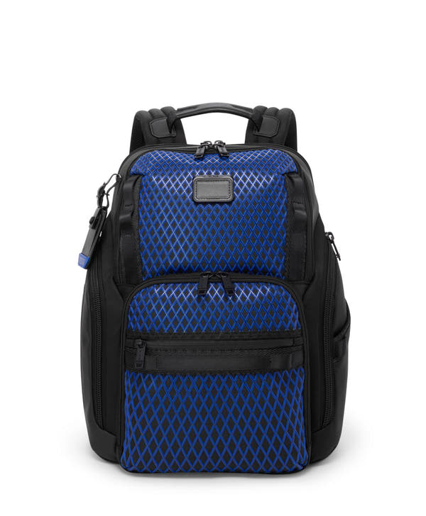 https://tumi.scene7.com/is/image/Tumi/1564851324_main?wid=1020&hei=1238