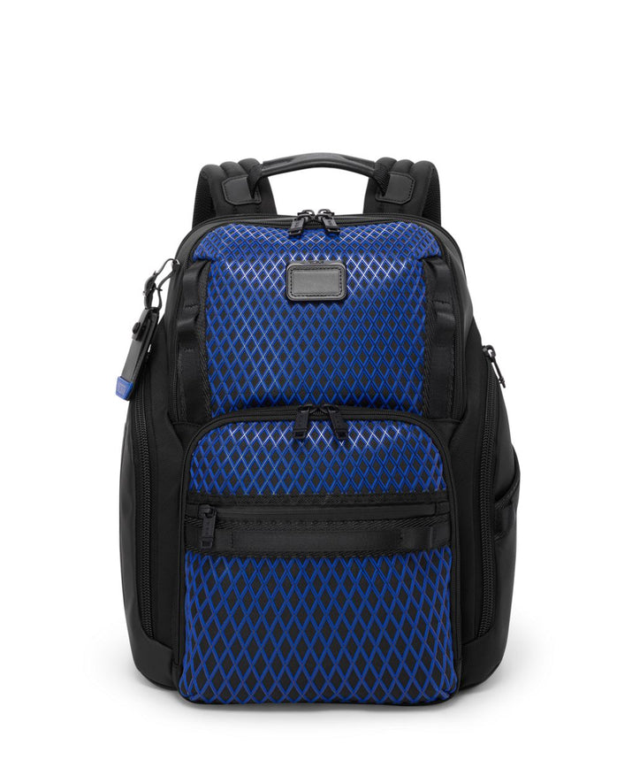 https://tumi.scene7.com/is/image/Tumi/1564851324_main?wid=1020&hei=1238