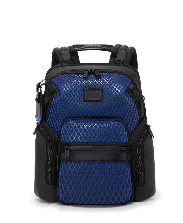 https://tumi.scene7.com/is/image/Tumi/1564861324_main?wid=1020&hei=1238