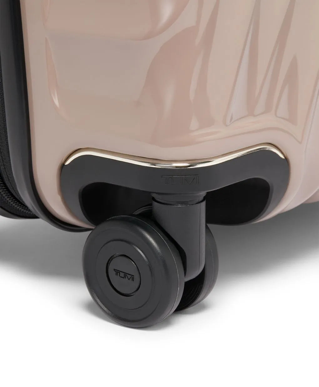 International Expandable 4 Wheeled Carry-On