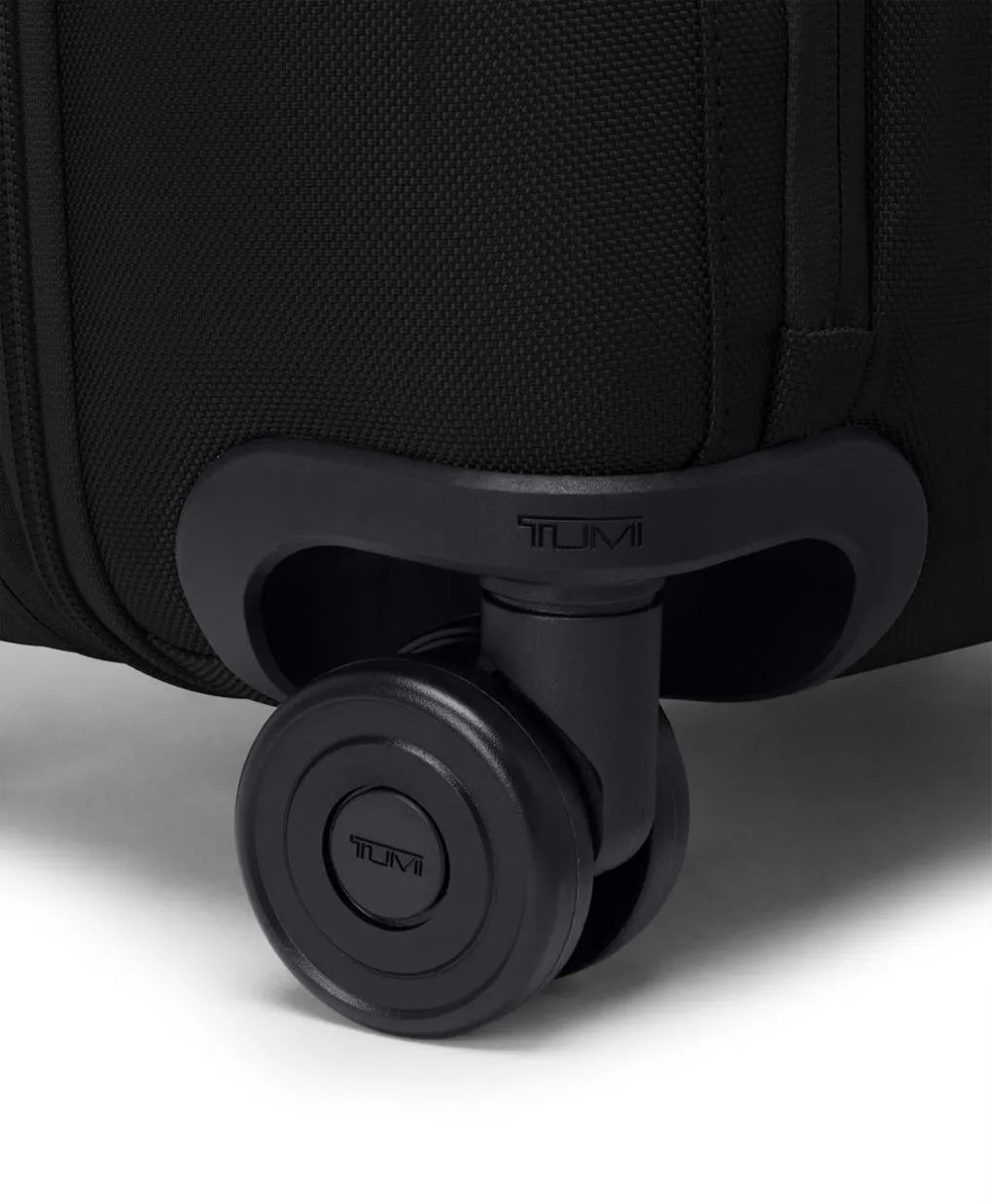 Large Dual Access Expandable Carry-On