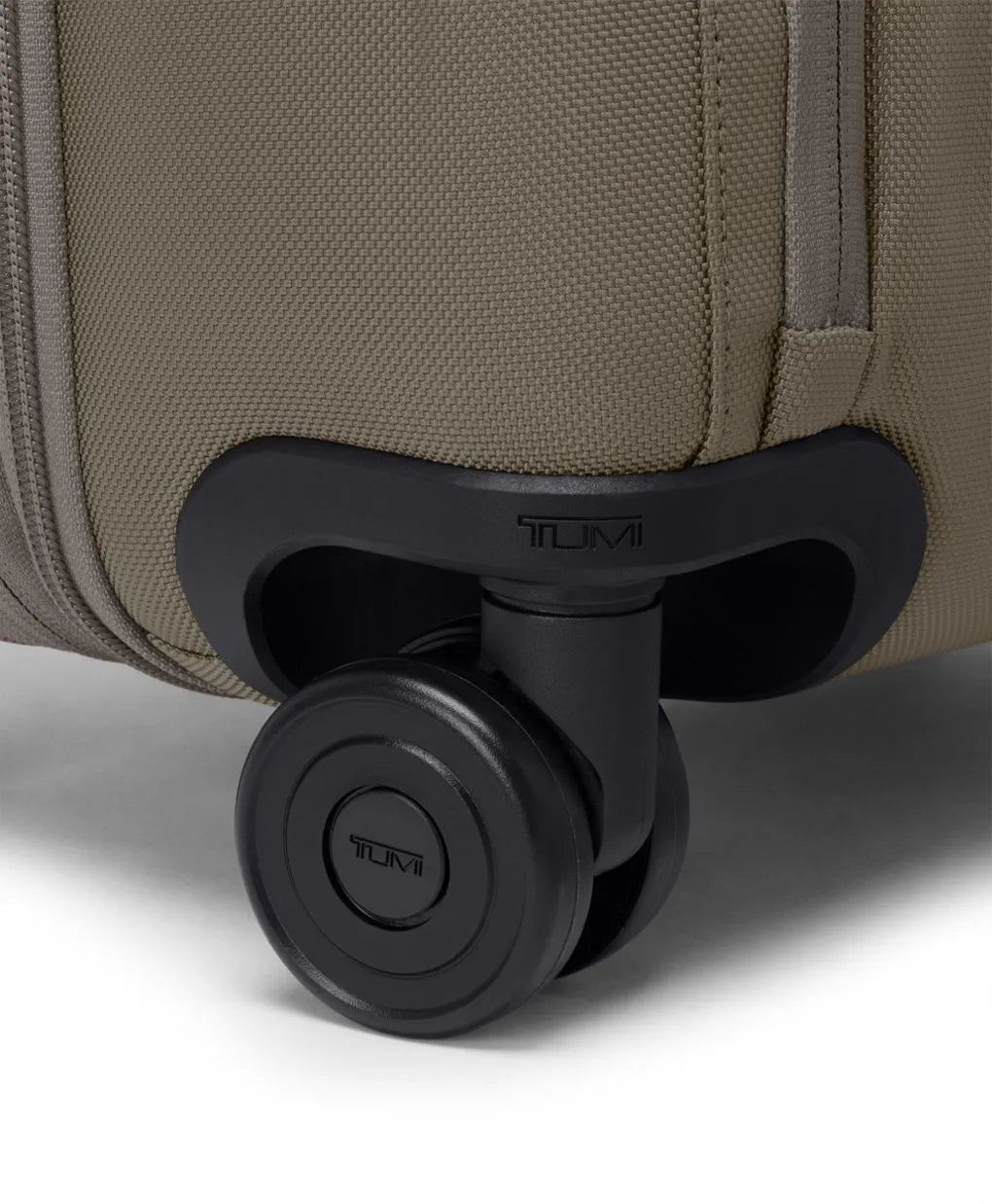 Large Dual Access Expandable Carry-On