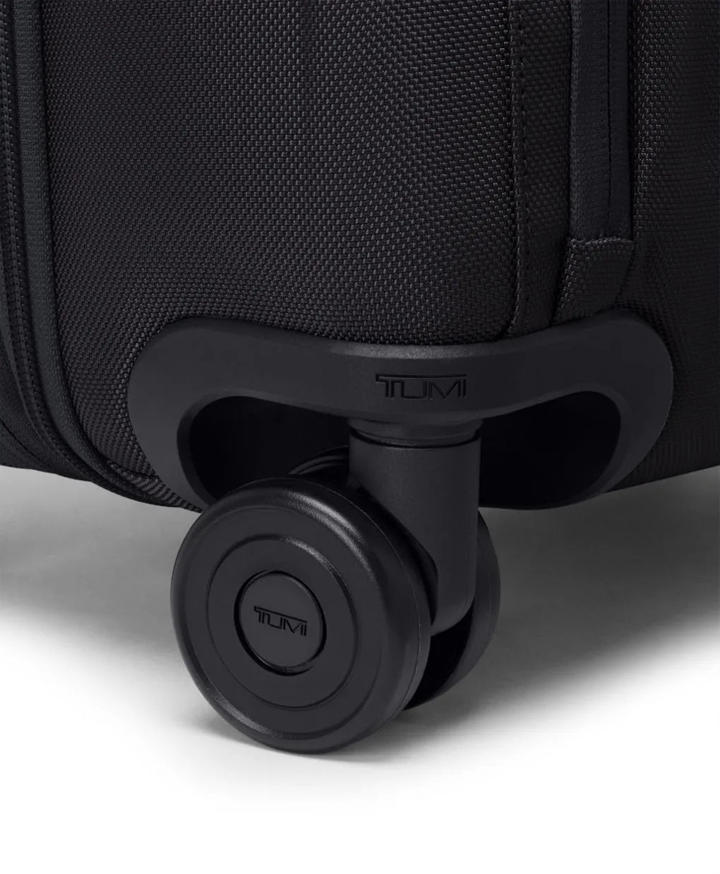 Medium Dual Access Expandable Checked