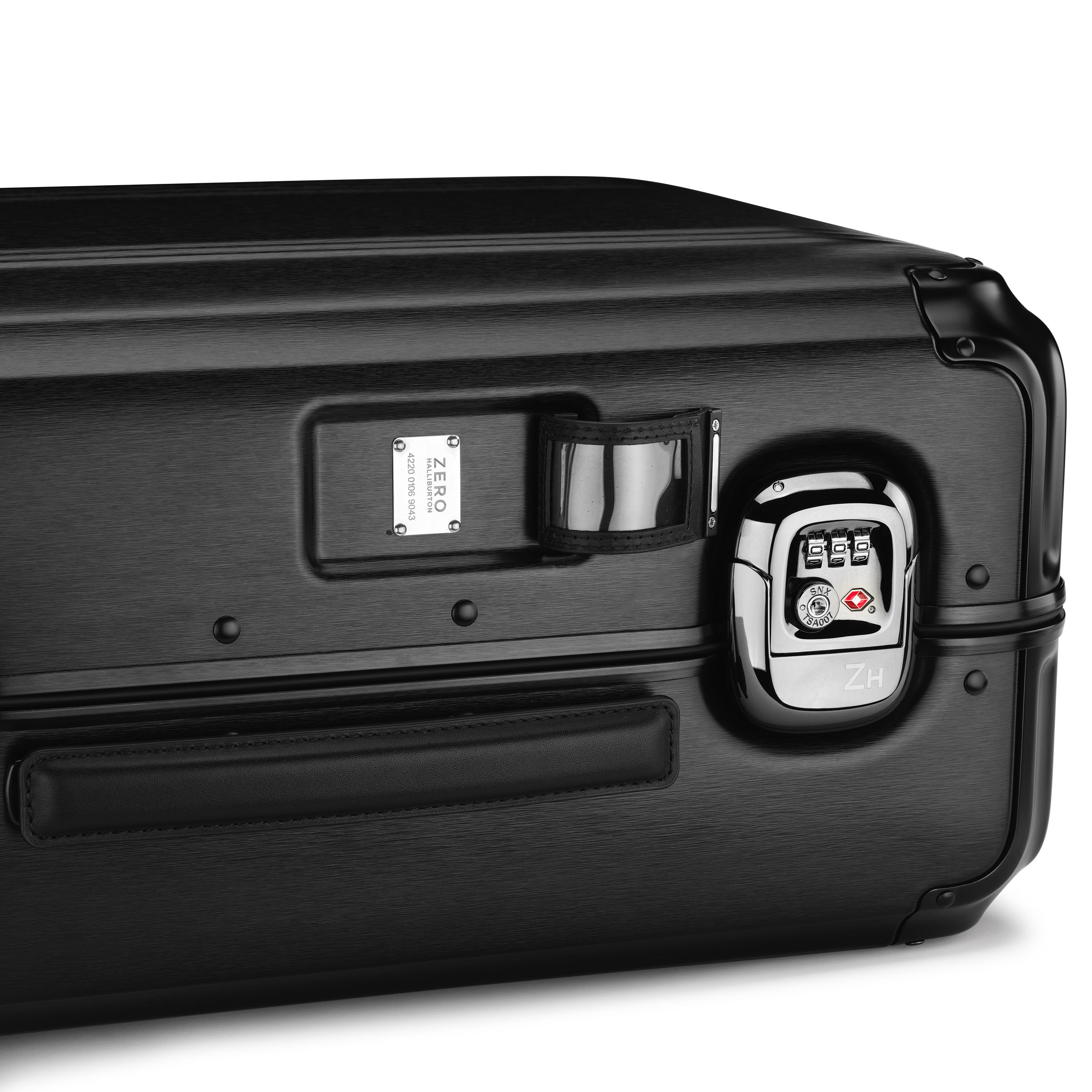 Zero Halliburton Pursuit Aluminum | International Carry-On Case