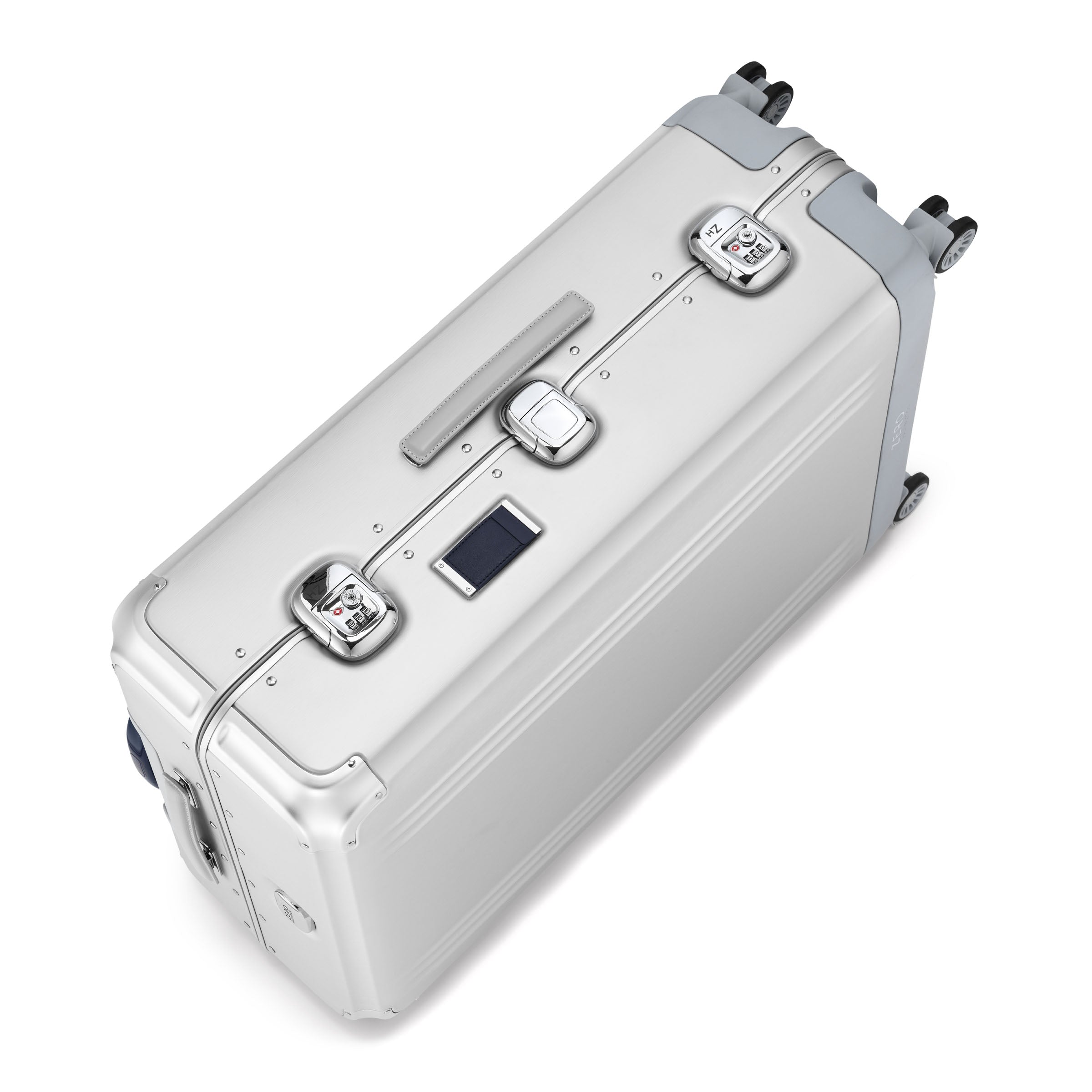 Zero Halliburton Pursuit Aluminum | Large Travel Case